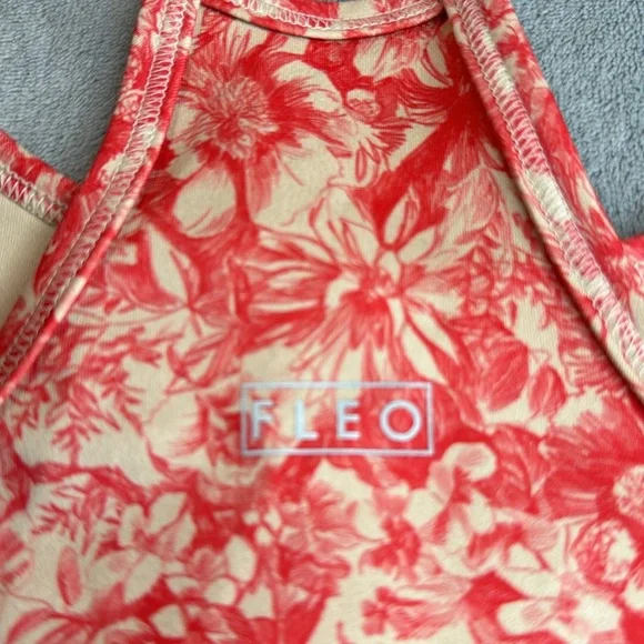 NWT Floe Flower Sketch Switch Up Crop Tank Top  Size Medium - Picture 5 of 8